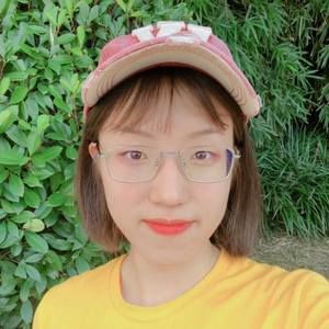 Meet your Posher, Caroline